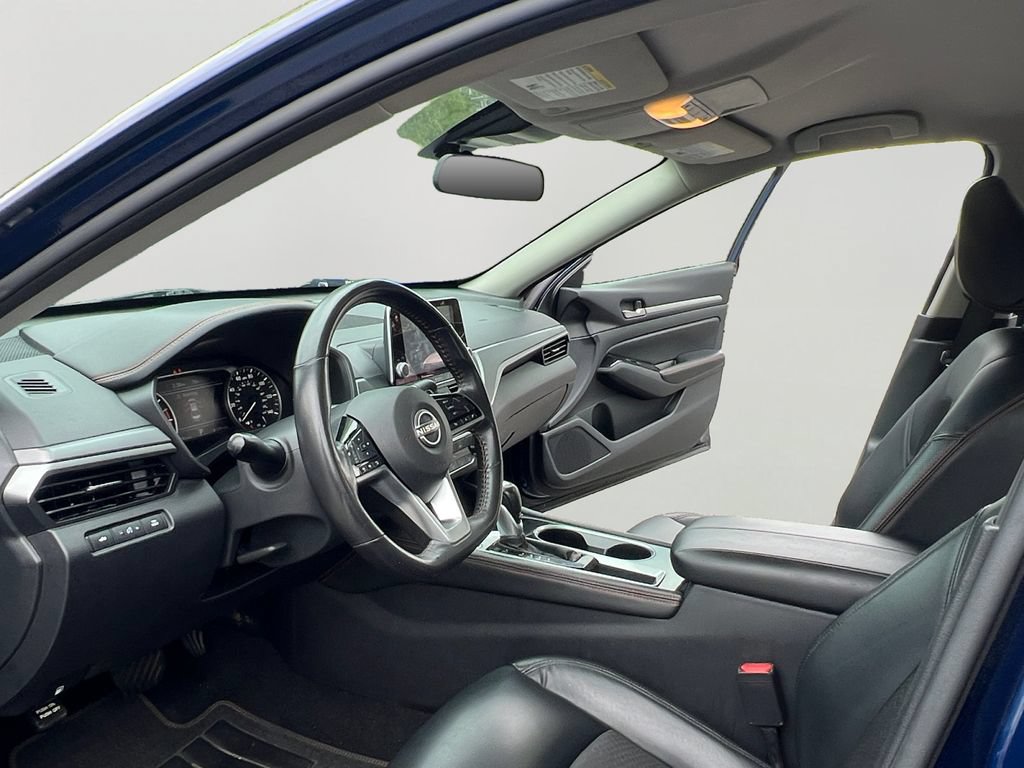 Used 2024 Nissan Altima 2.5 SR FWD image 9