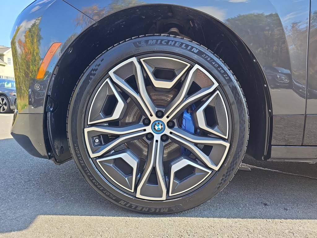 Used 2024 BMW iX xDrive50 w/ Premium Package AWD/4WD image 24