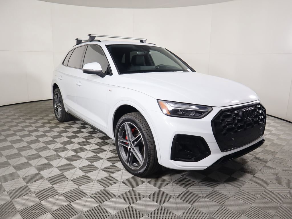 Used 2025 Audi Q5 e Premium Plus w/ Premium Plus Package image 3
