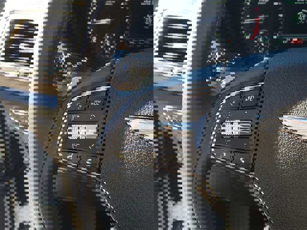 Used 2021 Genesis G90 3.3T Premium image 27