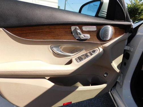 Used 2021 Mercedes-Benz C 300 4MATIC Sedan w/ Premium Package image 17