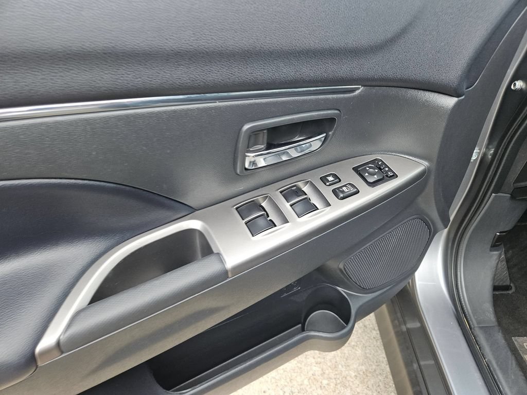Used 2025 Mitsubishi Outlander Sport SE AWD/4WD image 15