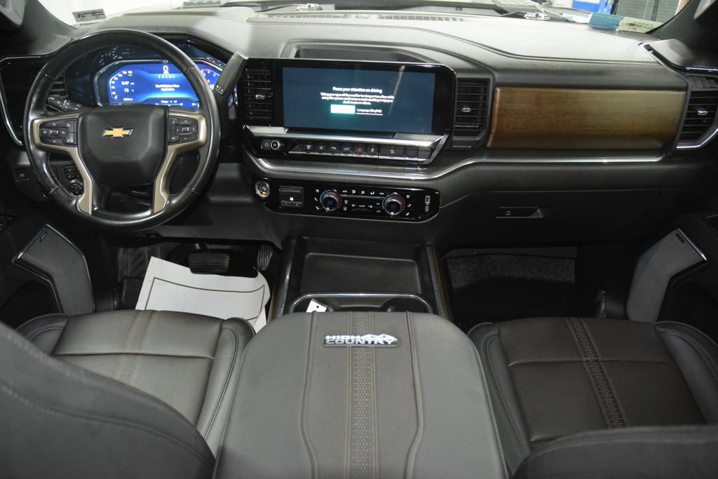 Used 2024 Chevrolet Silverado 3500 High Country w/ Technology Package AWD/4WD image 34