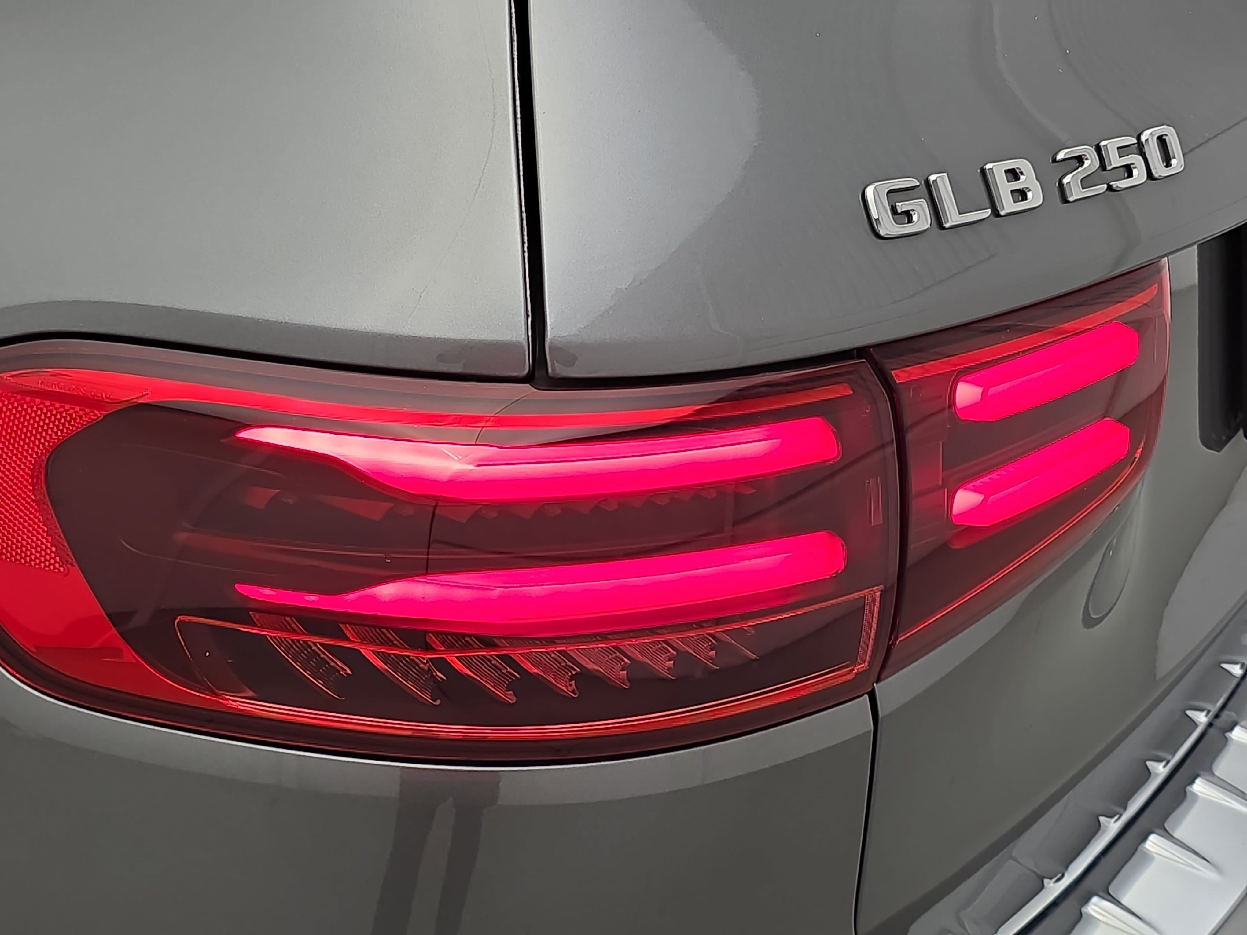 New 2026 Mercedes-Benz GLB 250 image 34