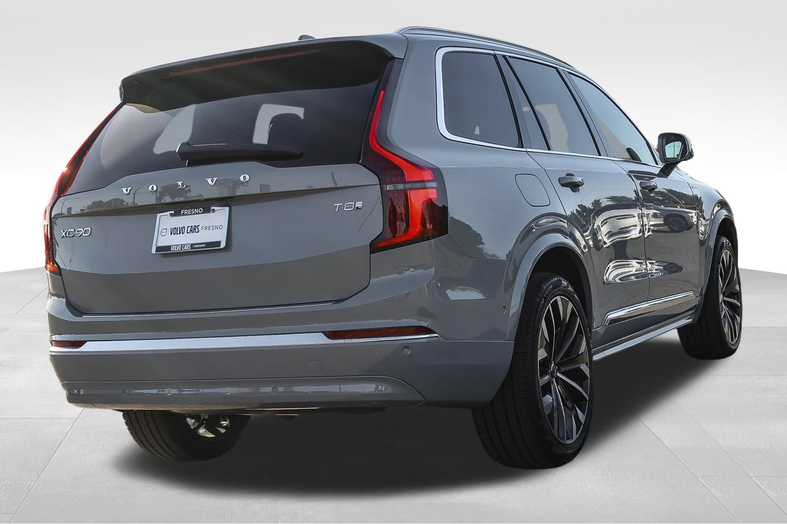 New 2026 Volvo XC90 T8 Plus w/ Protection Package AWD/4WD image 5