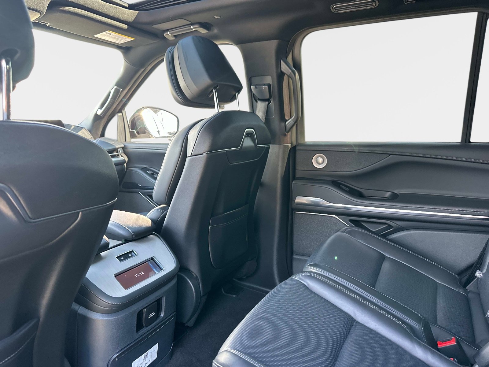 Used 2025 Lincoln Navigator Reserve w/ Jet Appearance Package image 15