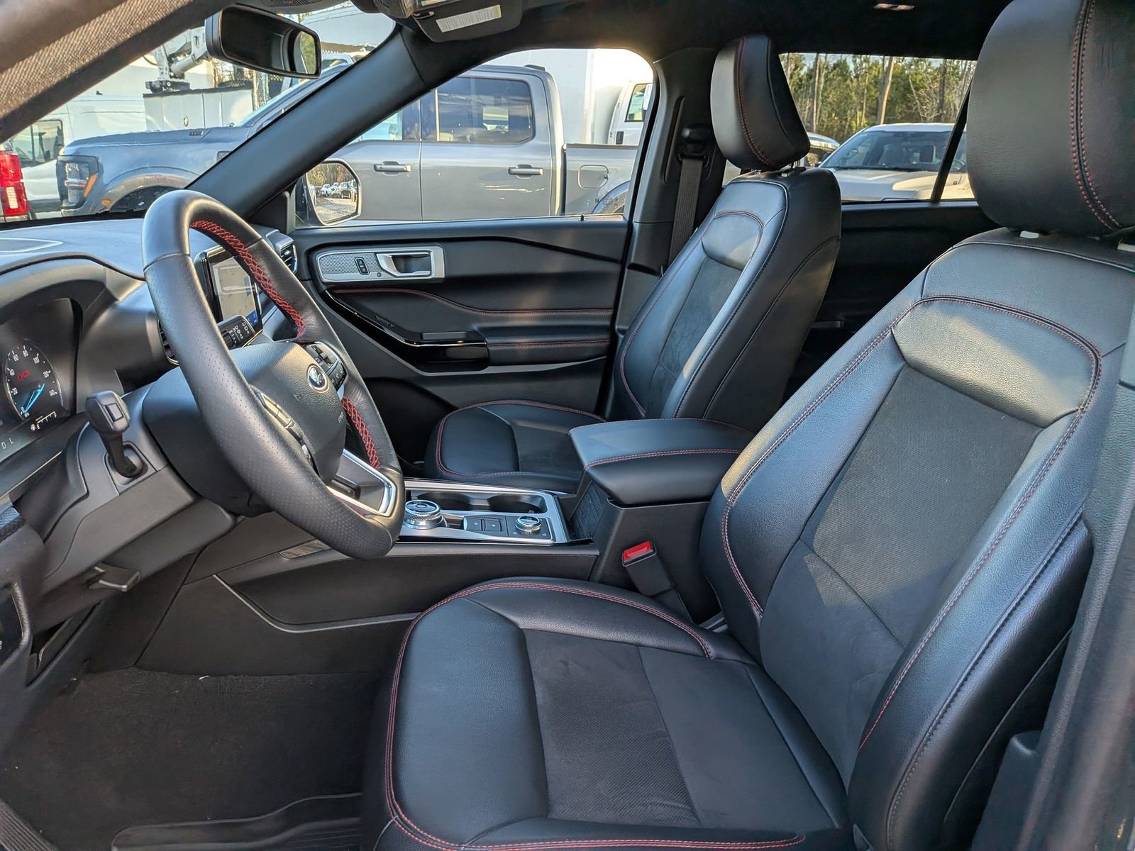 Certified 2023 Ford Explorer ST-Line w/ Class IV Trailer Tow Package AWD/4WD image 23