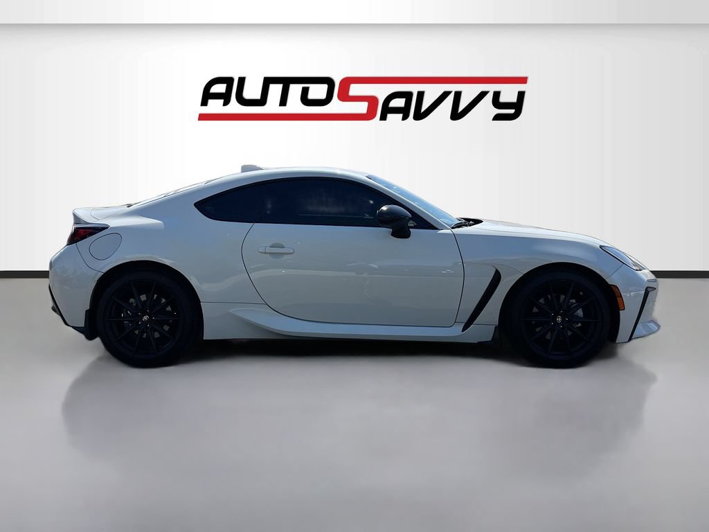 Used 2023 Toyota GR86 w/ ALL Weather Mat Package (TMS) RWD image 8
