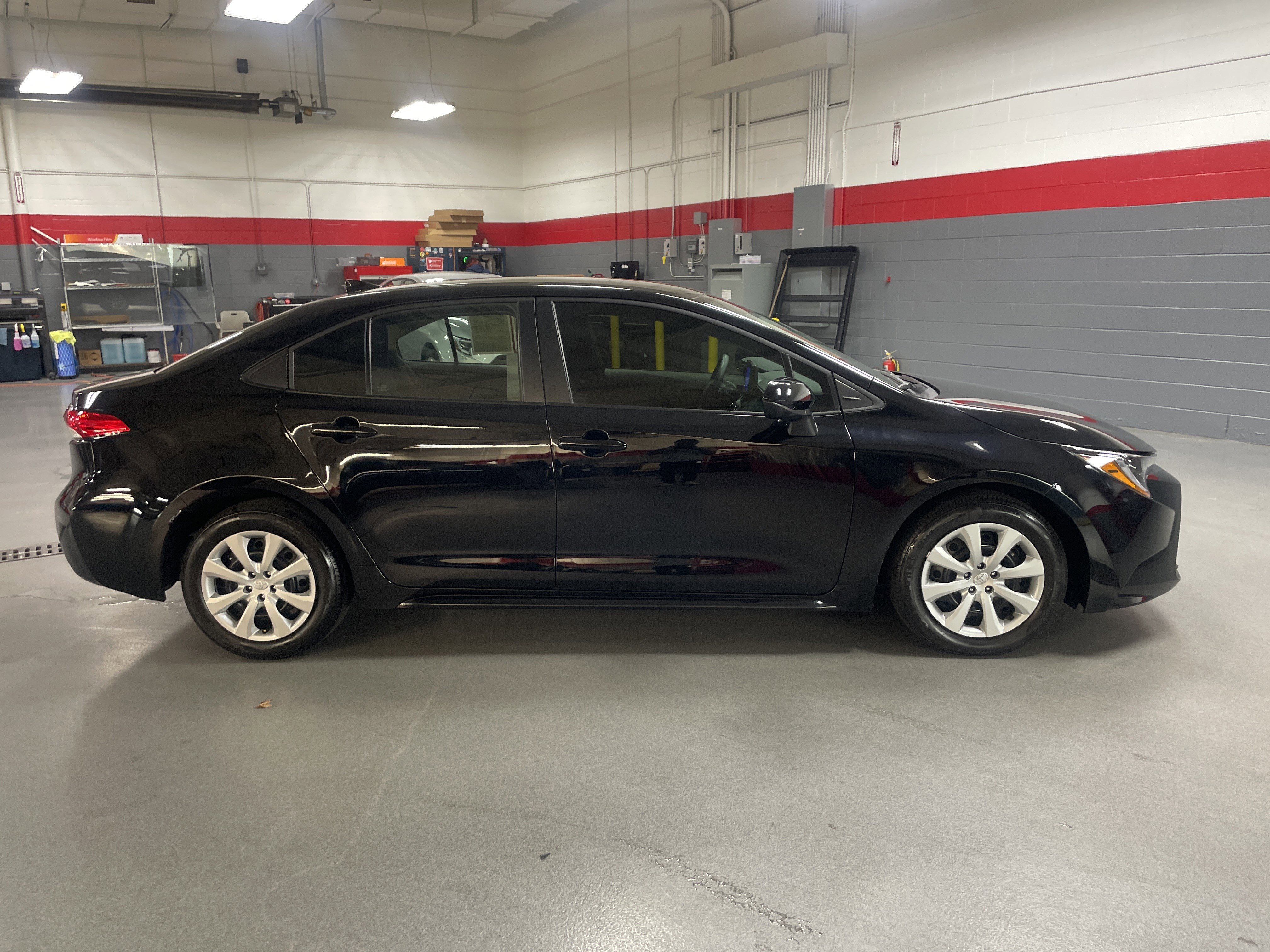 Used 2025 Toyota Corolla LE image 11