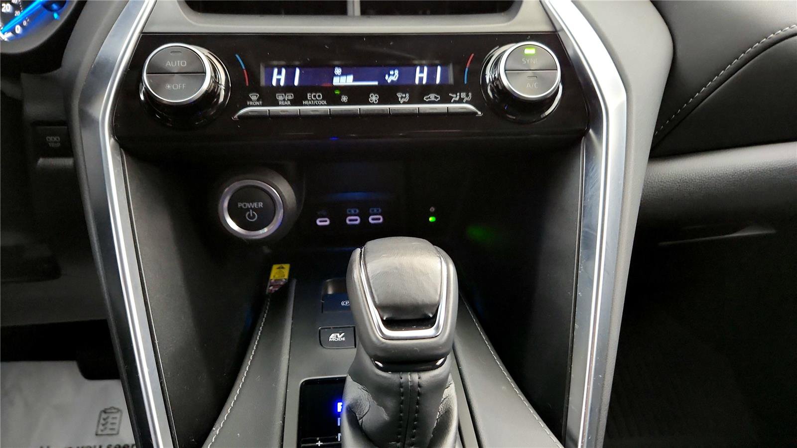 Certified 2023 Toyota Venza LE image 29