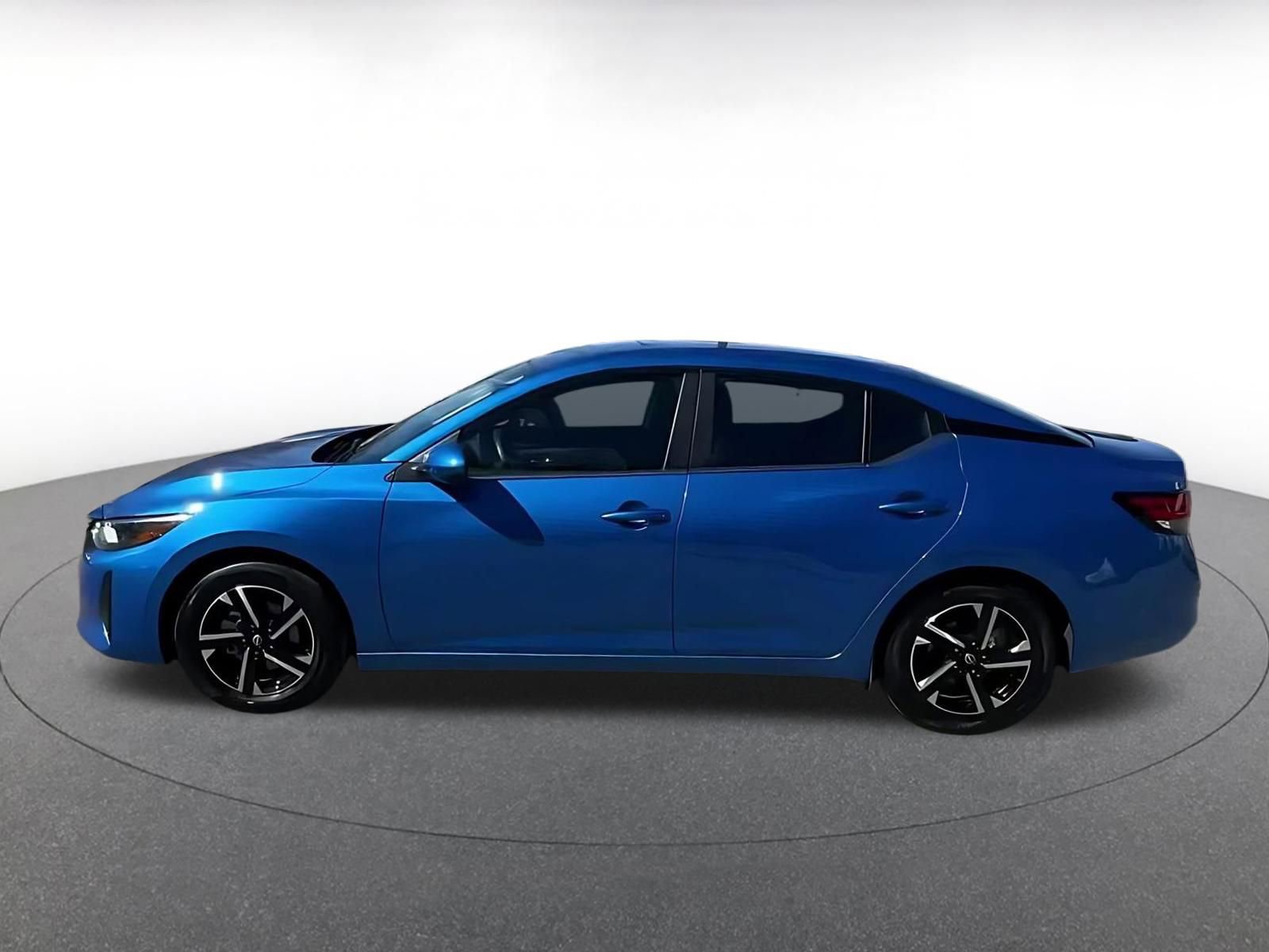 Used 2025 Nissan Sentra SV image 9