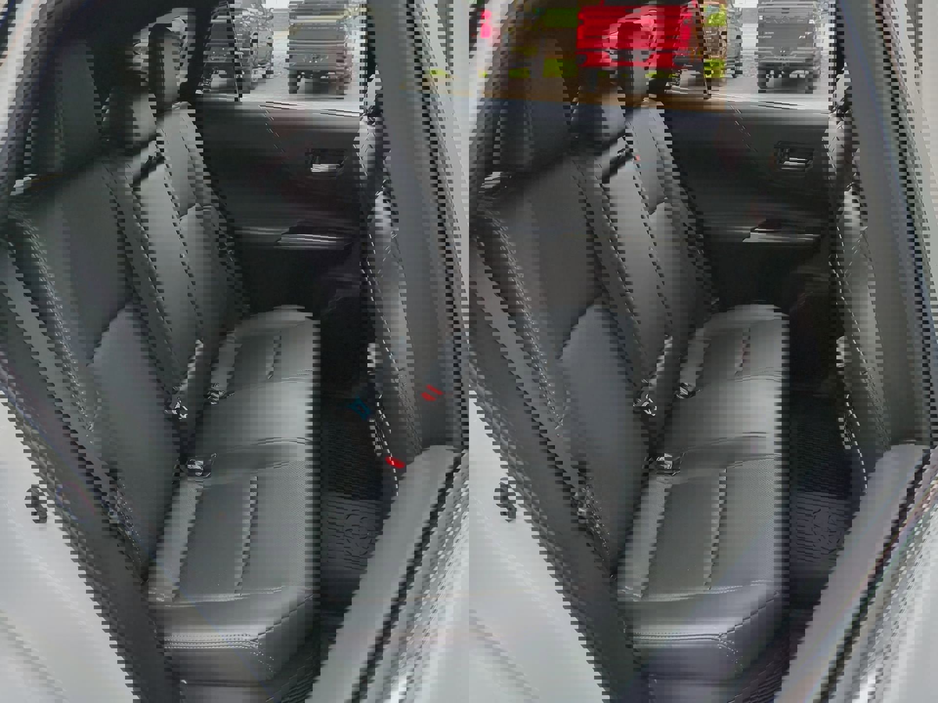 Used 2023 Toyota Venza Limited image 27