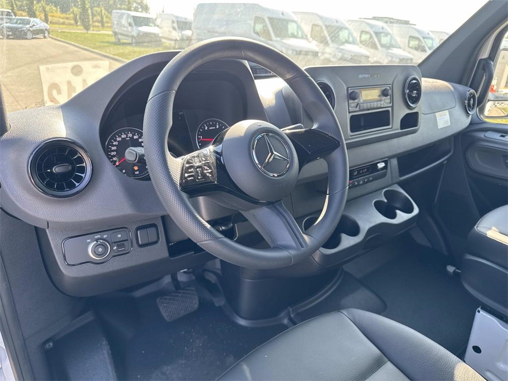 New 2025 Mercedes-Benz Sprinter 2500 image 18