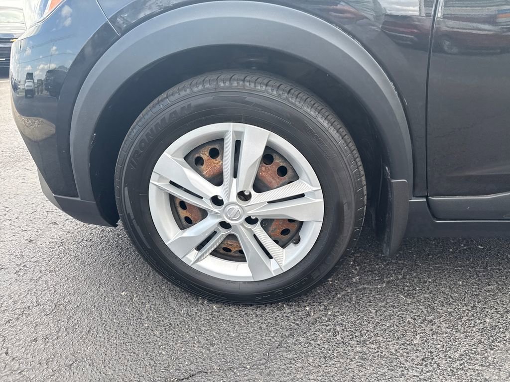 Used 2020 Nissan Kicks S image 29