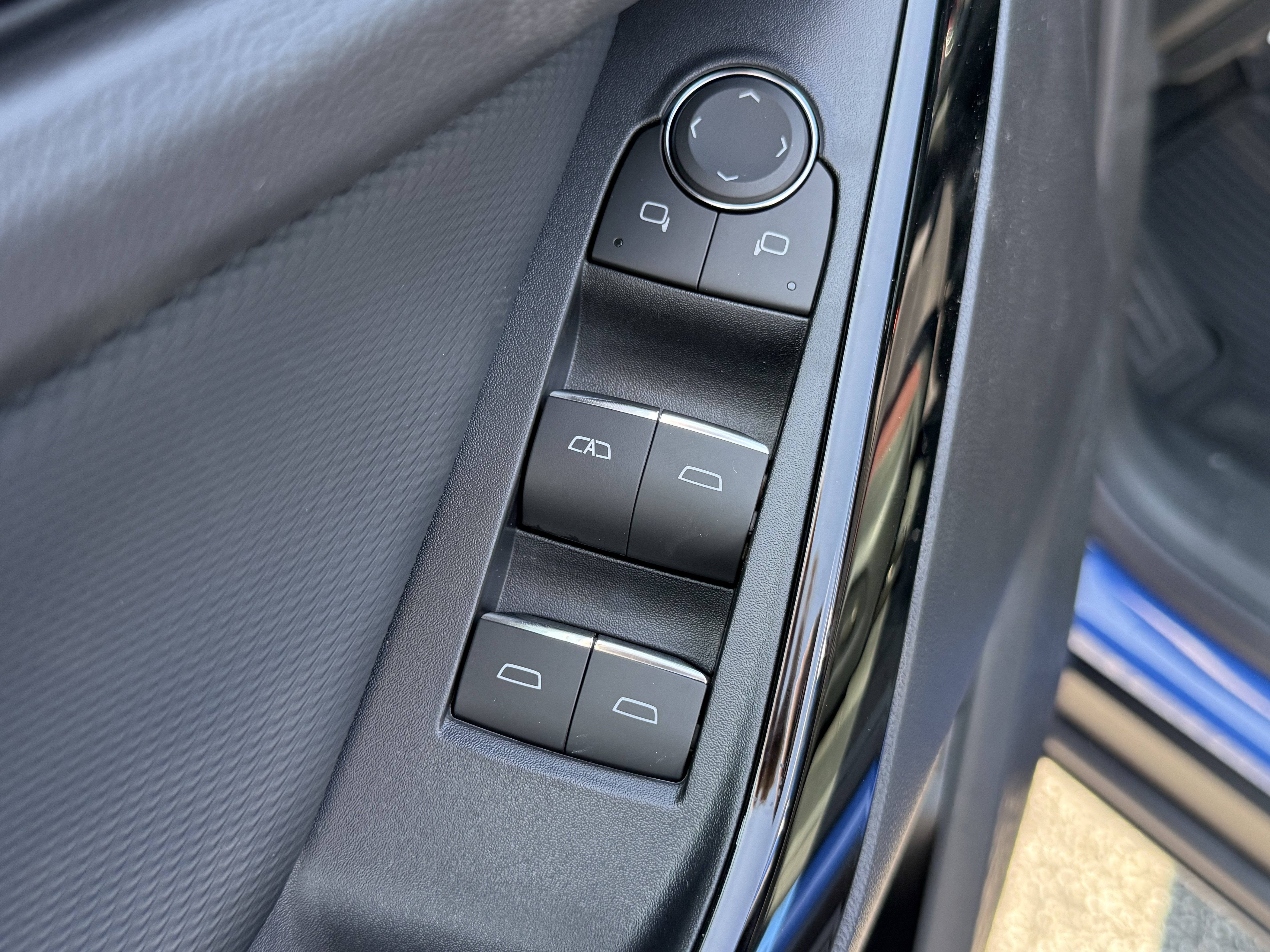 New 2027 Chevrolet Equinox RS w/ Safety and Technology Package FWD image 14