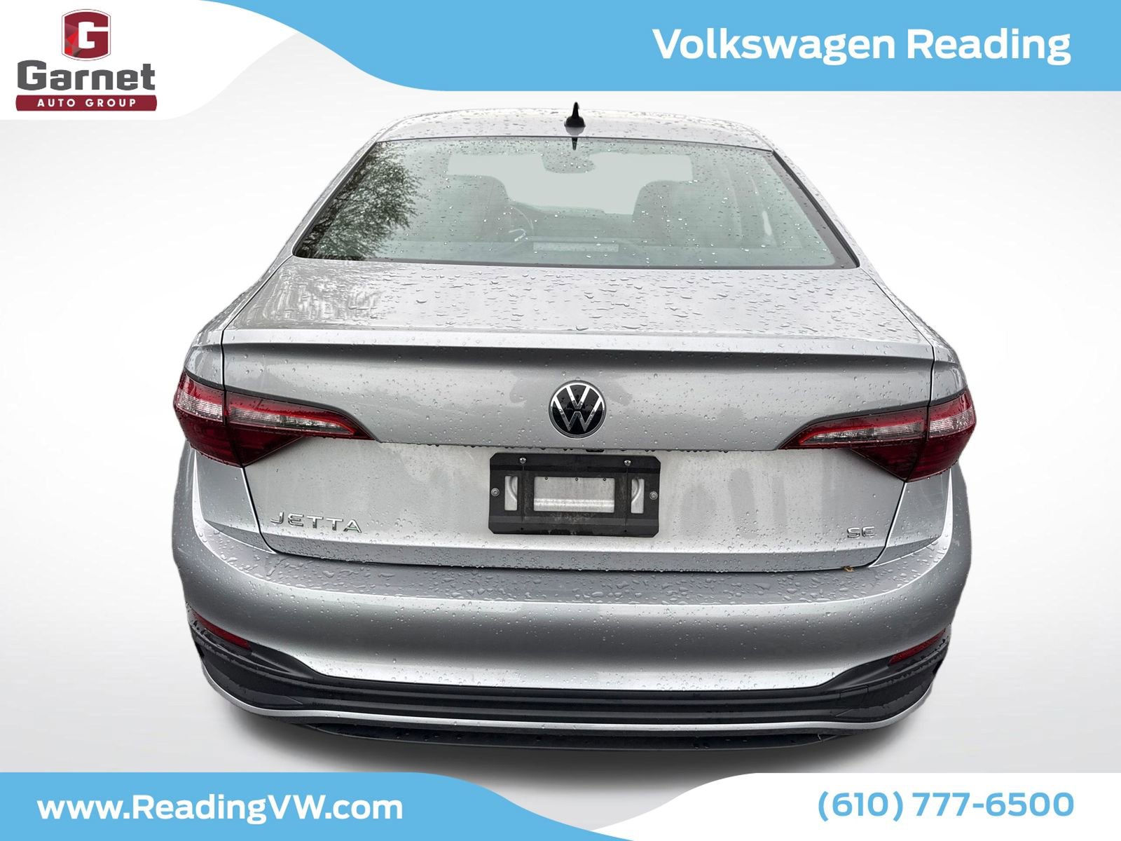 Used 2023 Volkswagen Jetta SE w/ Panoramic Sunroof Package FWD image 4