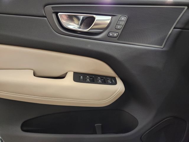 New 2026 Volvo XC60 B5 Plus w/ Protection Package Premier AWD/4WD image 24