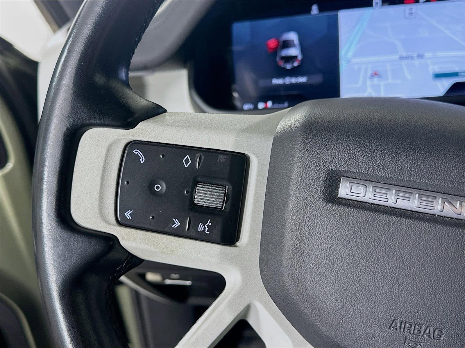 Used 2021 Land Rover Defender 90 First Edition image 18