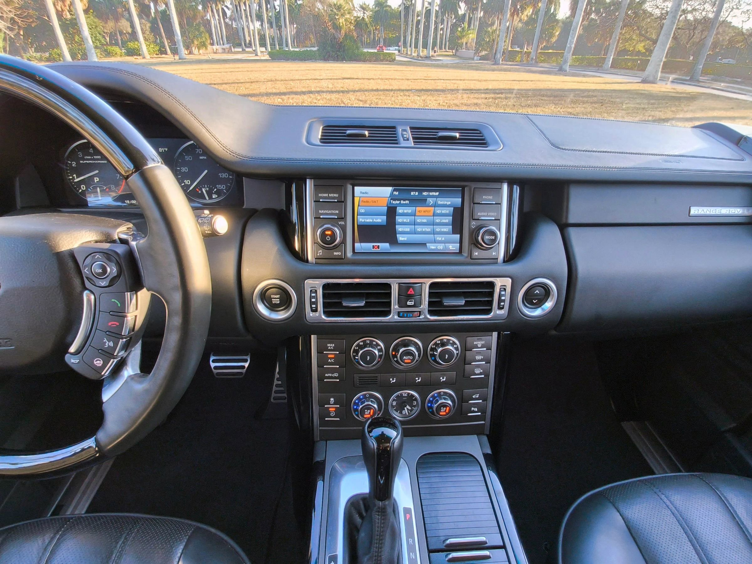 Used 2012 Land Rover Range Rover Supercharged image 22