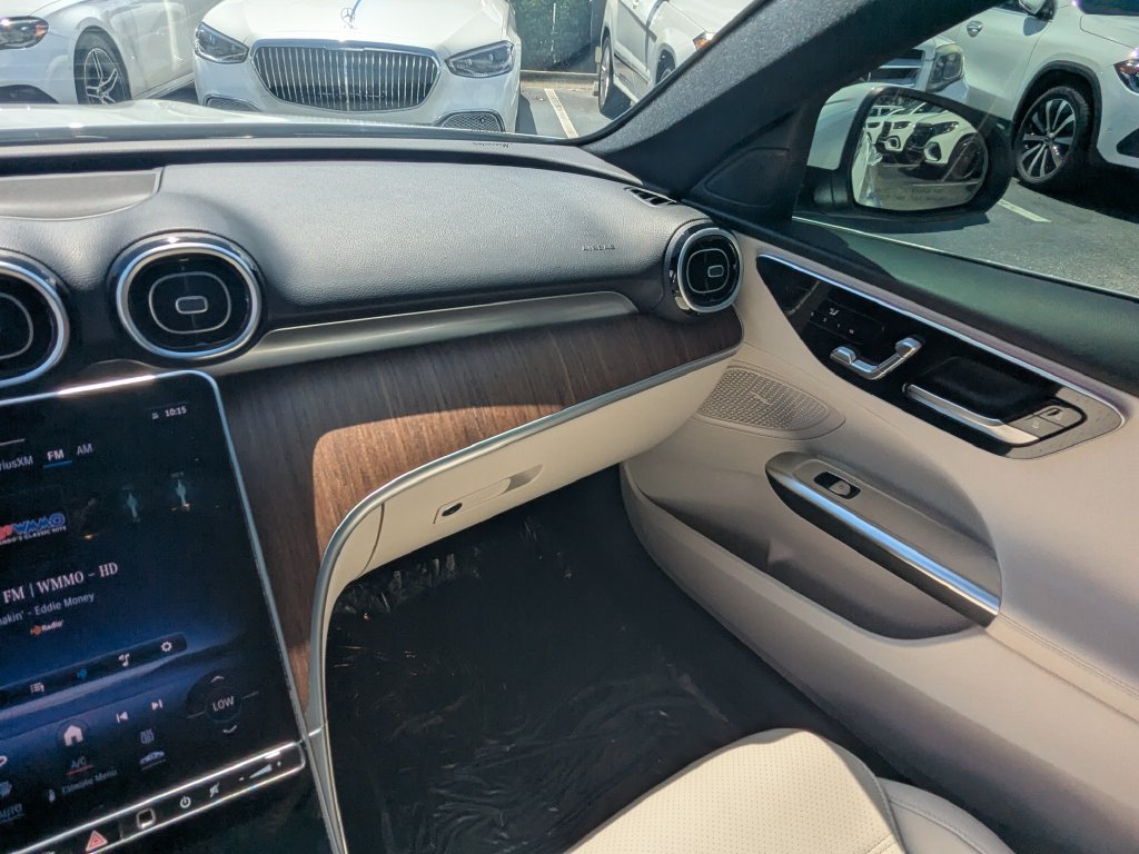 Used 2024 Mercedes-Benz C 300 4MATIC Sedan image 4