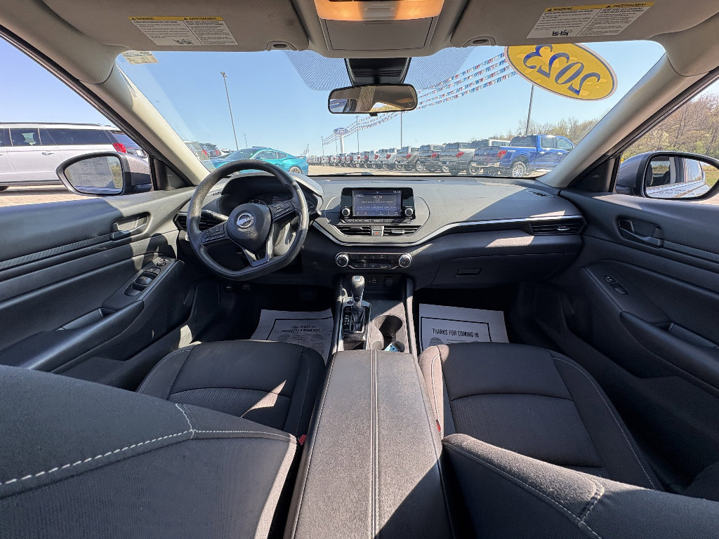Used 2023 Nissan Altima 2.5 S FWD image 17