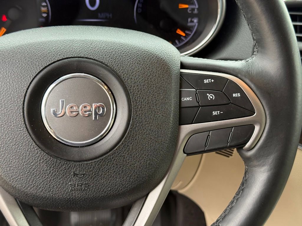 Used 2018 Jeep Grand Cherokee Limited AWD/4WD image 16