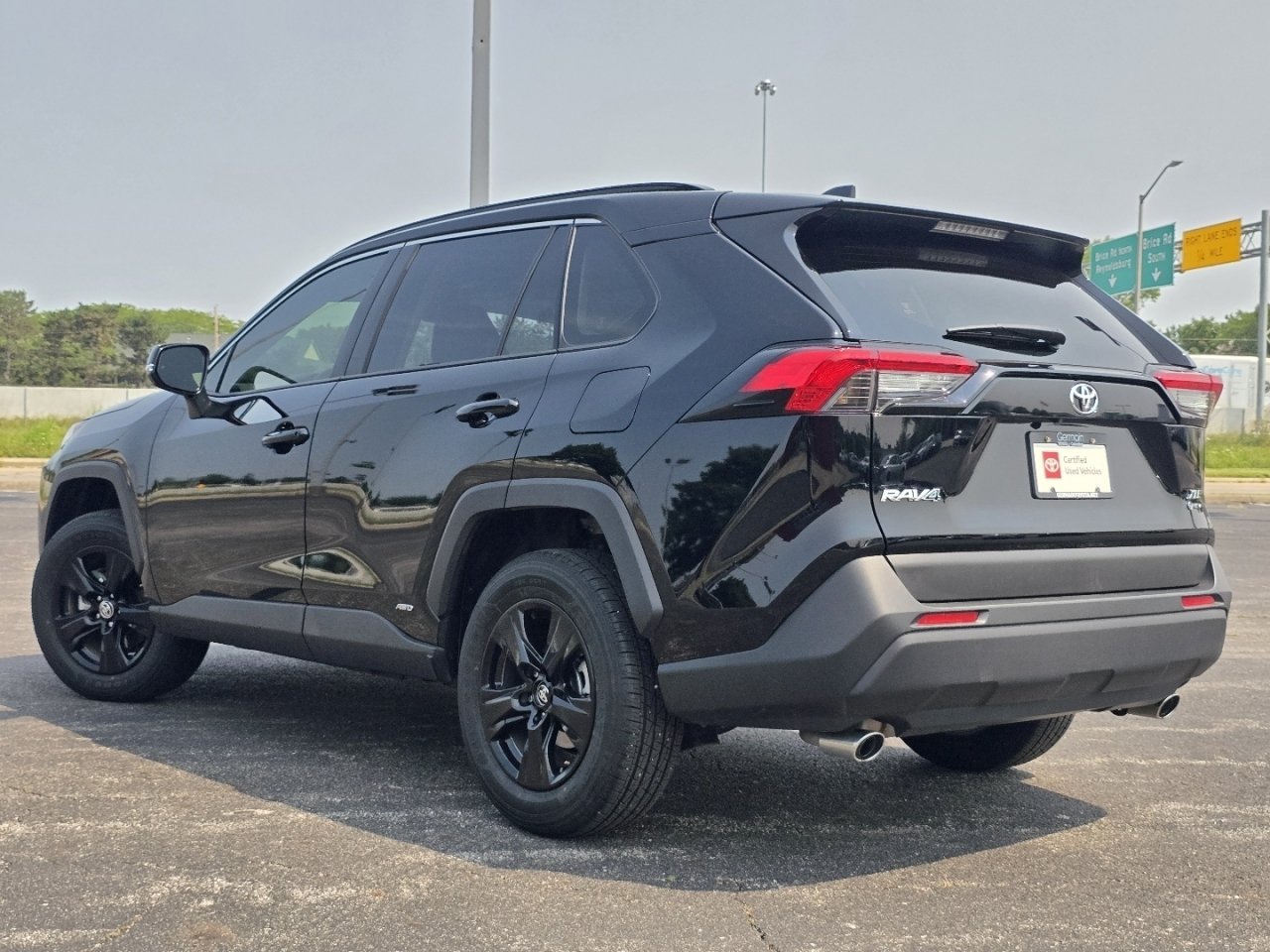 Certified 2025 Toyota RAV4 XLE AWD/4WD image 11