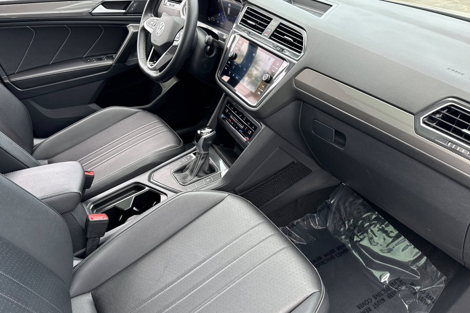 Used 2024 Volkswagen Tiguan Wolfsburg Edition FWD image 17