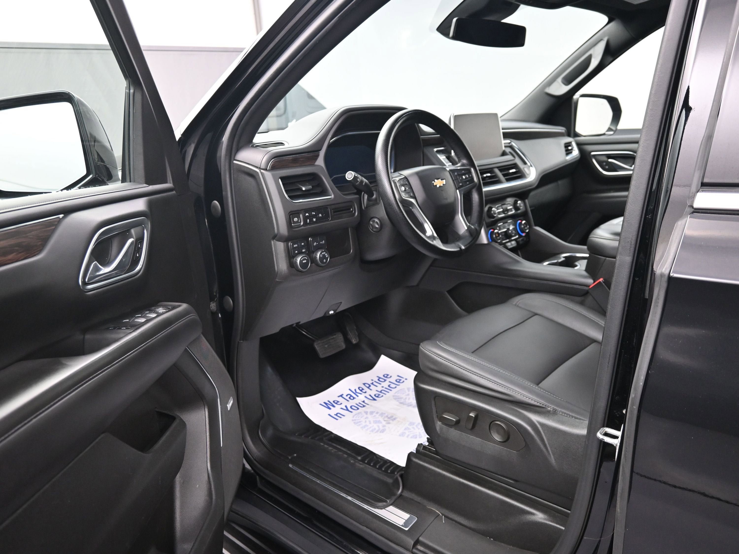 Used 2023 Chevrolet Suburban LT w/ Luxury Package AWD/4WD image 9