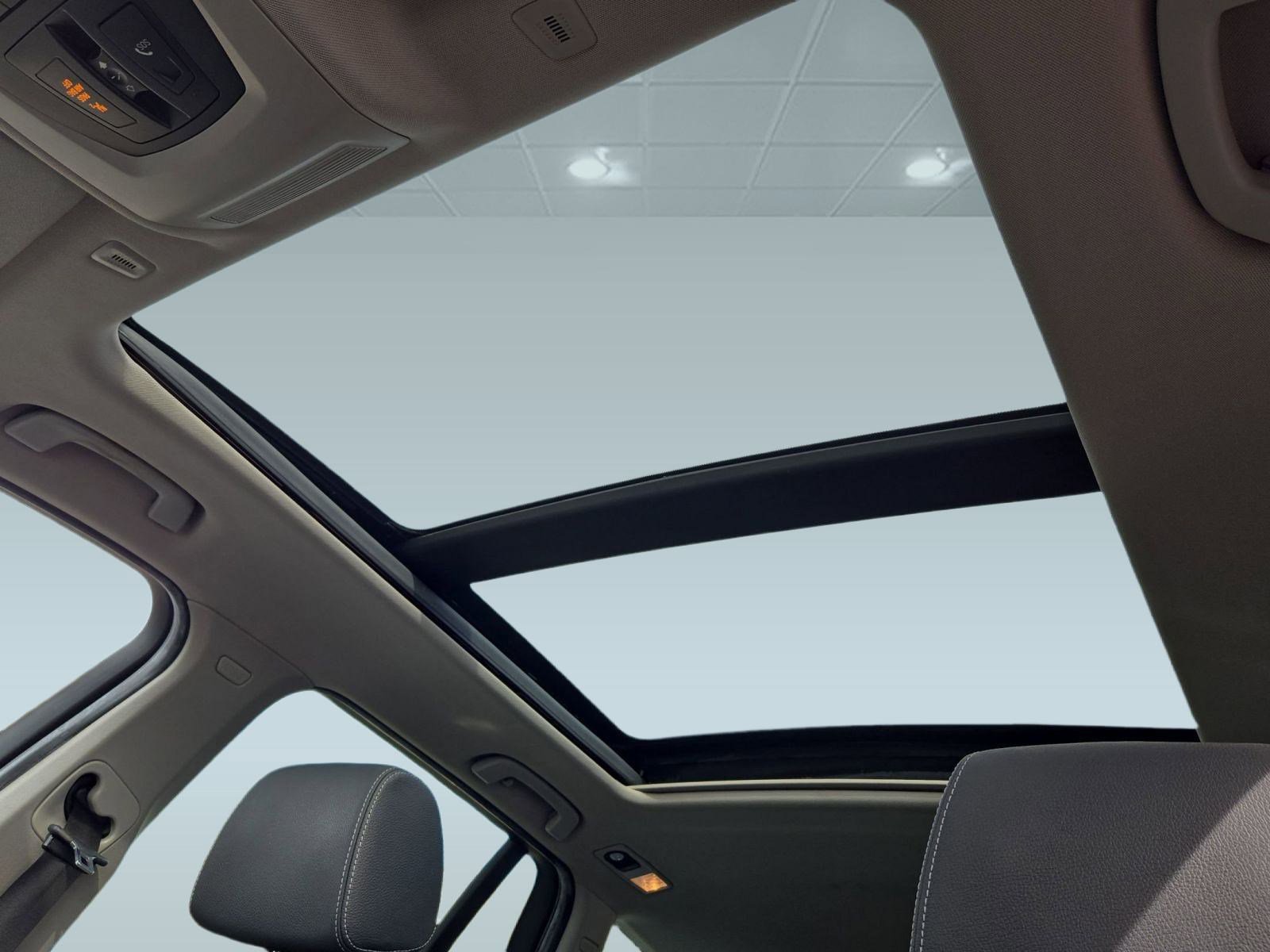 Used 2017 BMW X3 xDrive28i image 12