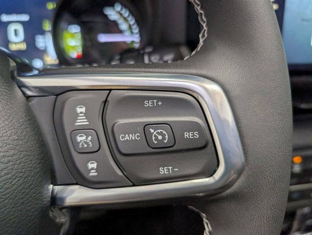 Used 2025 Jeep Wrangler Unlimited Sahara w/ Safety Group AWD/4WD image 17