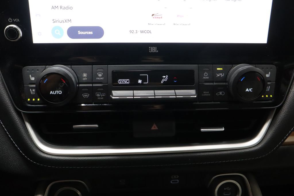 Used 2024 Toyota Grand Highlander AWD image 32