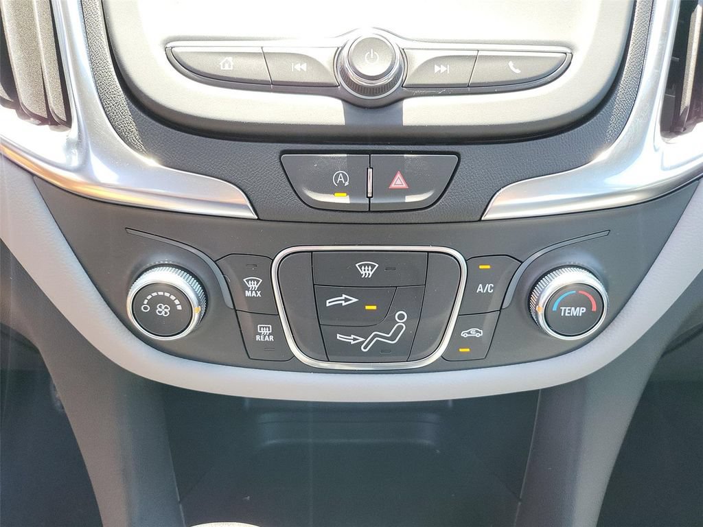 Used 2022 Chevrolet Equinox LS FWD image 32