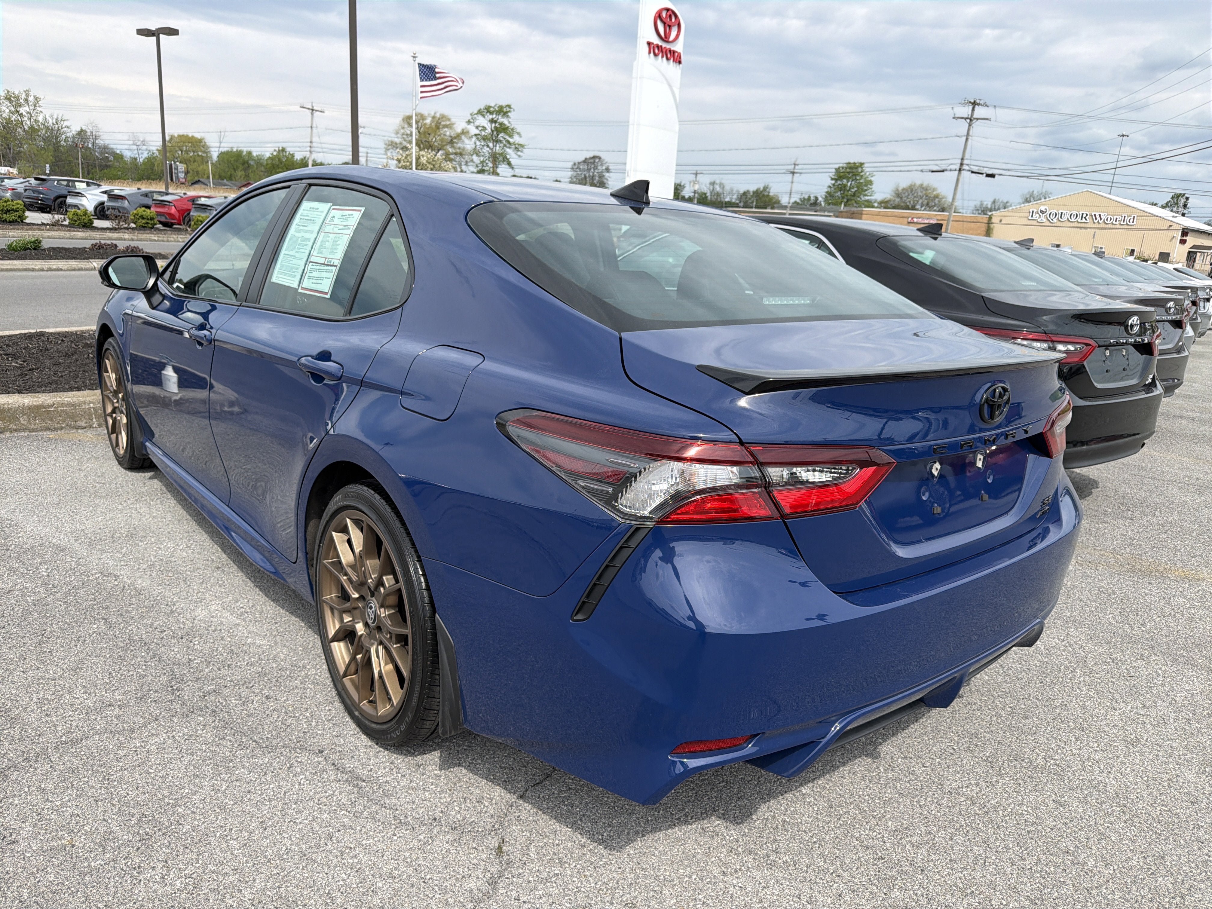 Used 2023 Toyota Camry SE w/ Convenience Package AWD/4WD image 5