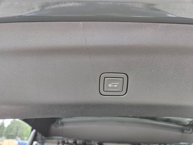 New 2026 GMC Yukon XL AT4 Ultimate AWD/4WD image 14