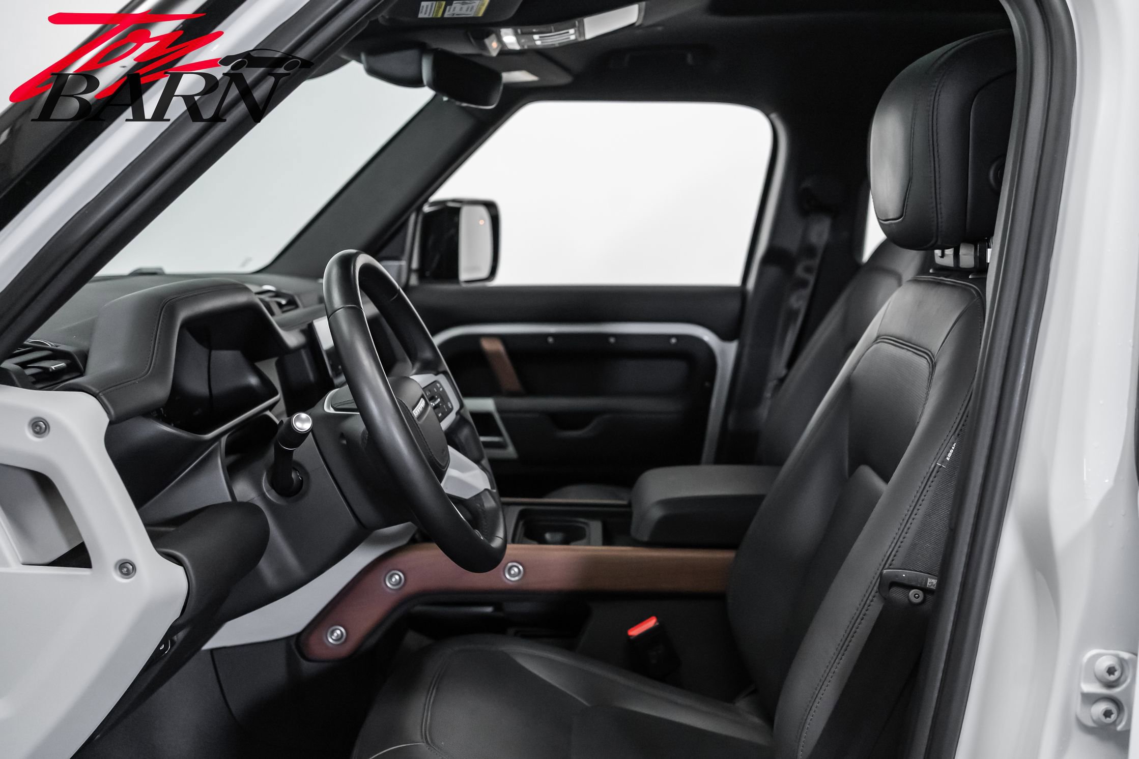 Used 2023 Land Rover Defender 130 SE image 25