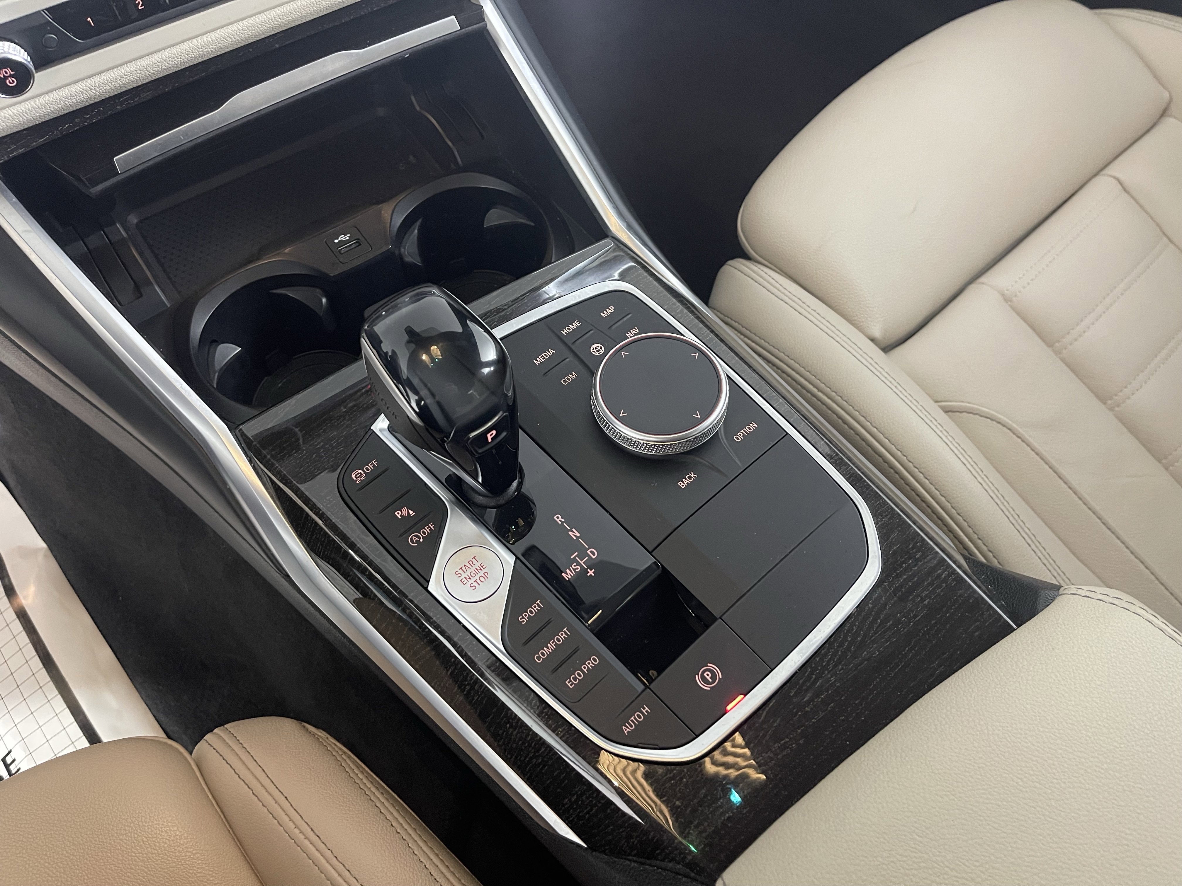 Used 2019 BMW 330i xDrive Sedan w/ Driving Assistance Package image 13