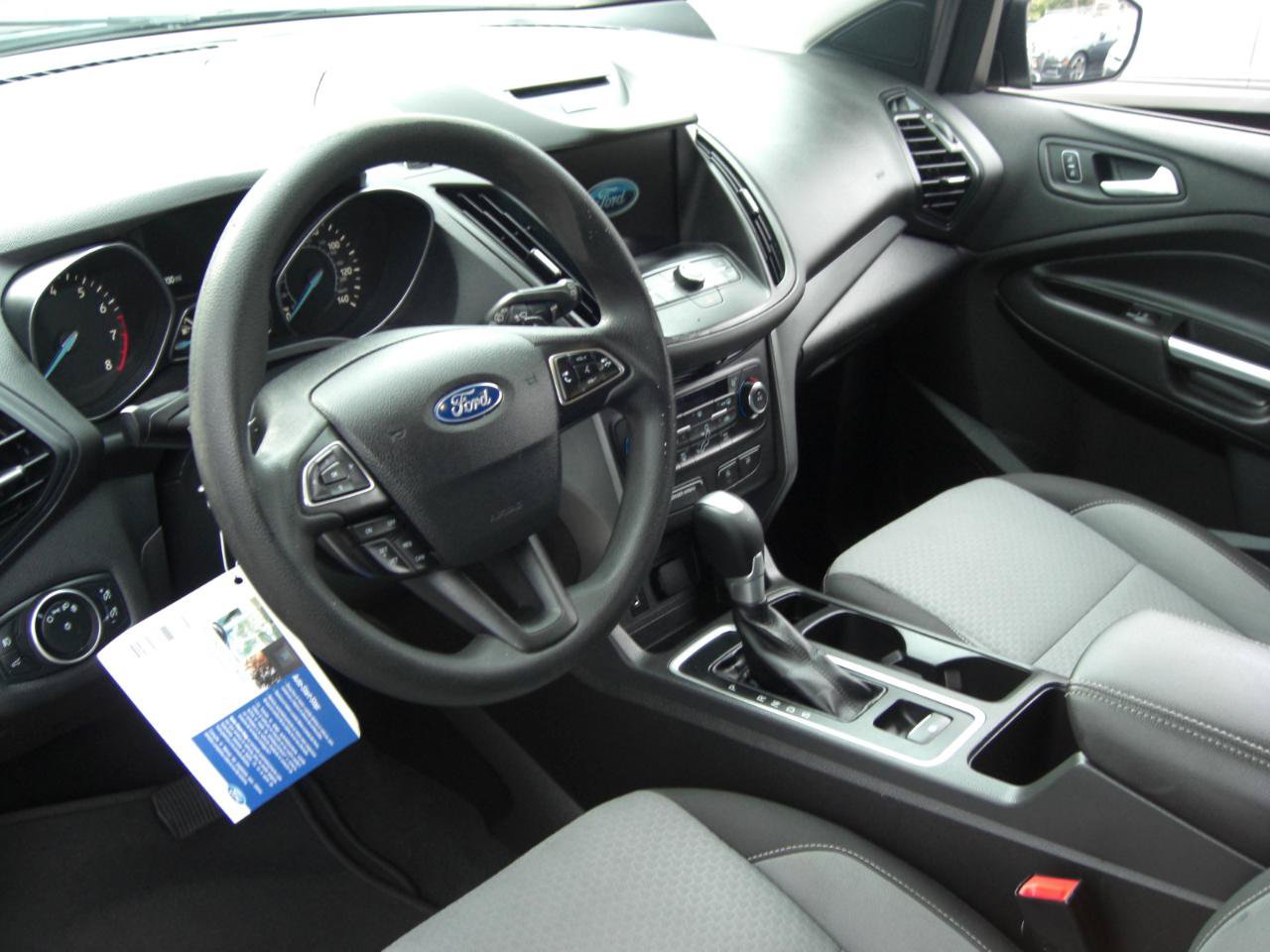 Used 2017 Ford Escape SE w/ Equipment Group 201A FWD image 7