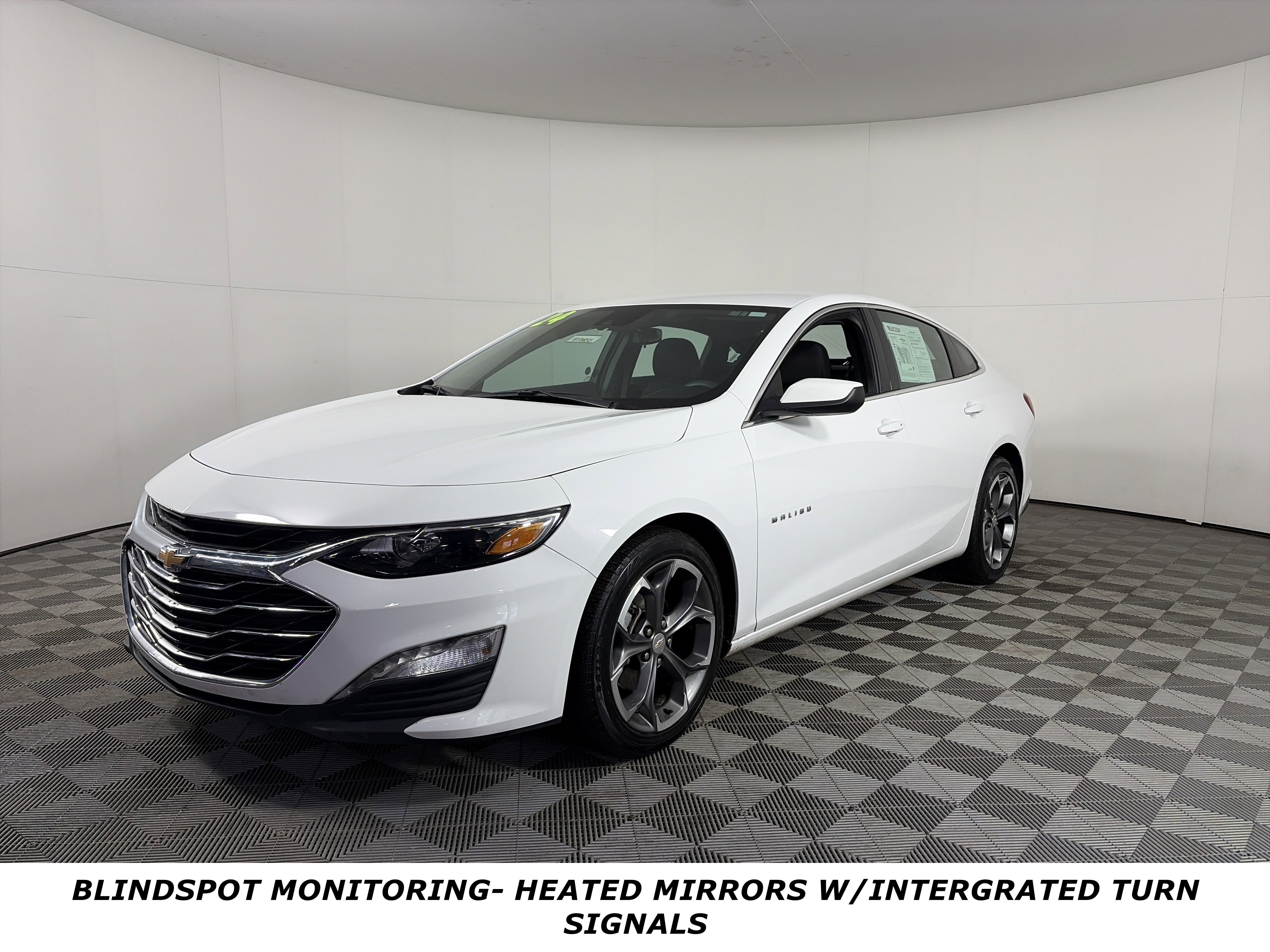 Used 2024 Chevrolet Malibu LT image 3