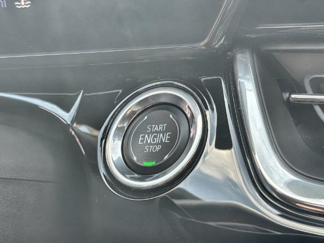Used 2025 Chevrolet Trax RS w/ Driver Confidence Package FWD image 16