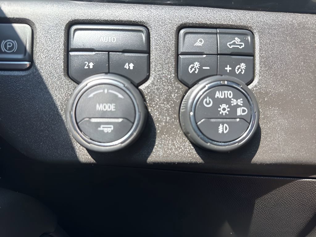 Used 2023 Chevrolet Silverado 1500 LTZ image 23