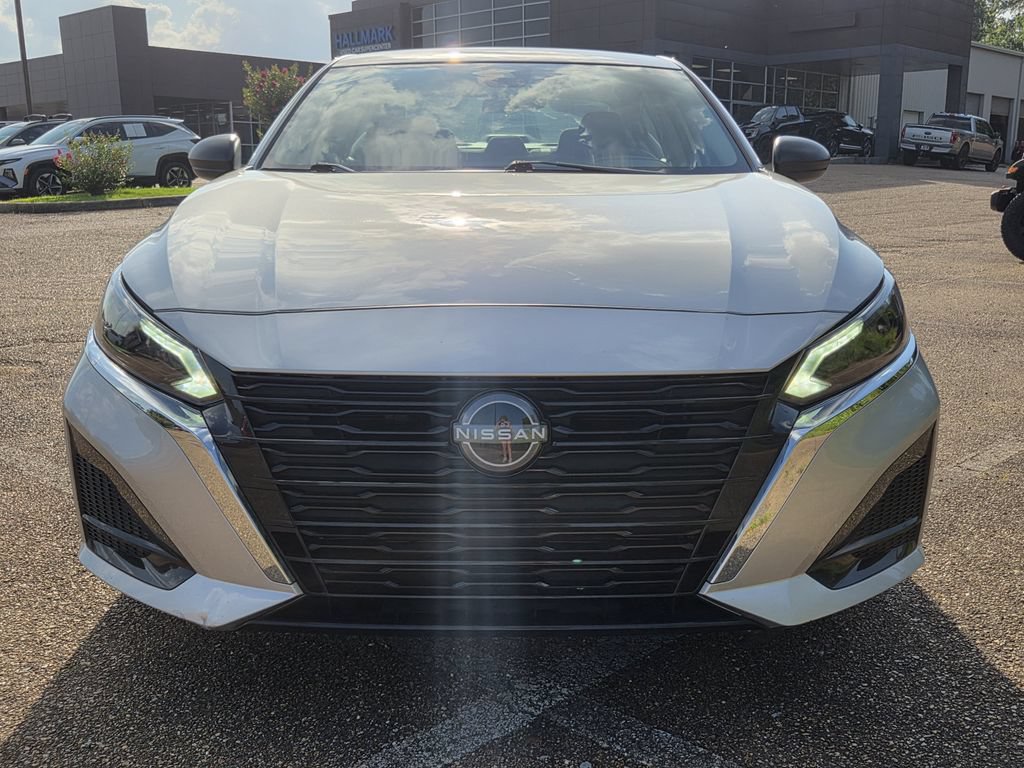 Used 2025 Nissan Altima 2.5 SV FWD video 2
