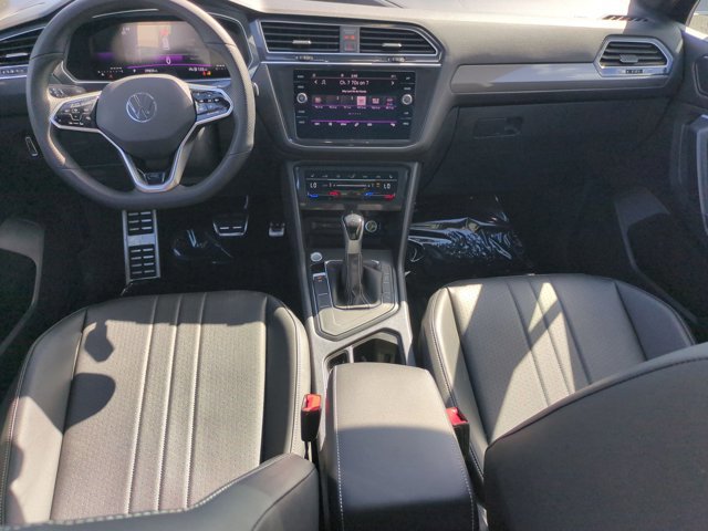 Used 2023 Volkswagen Tiguan SE R-Line image 17