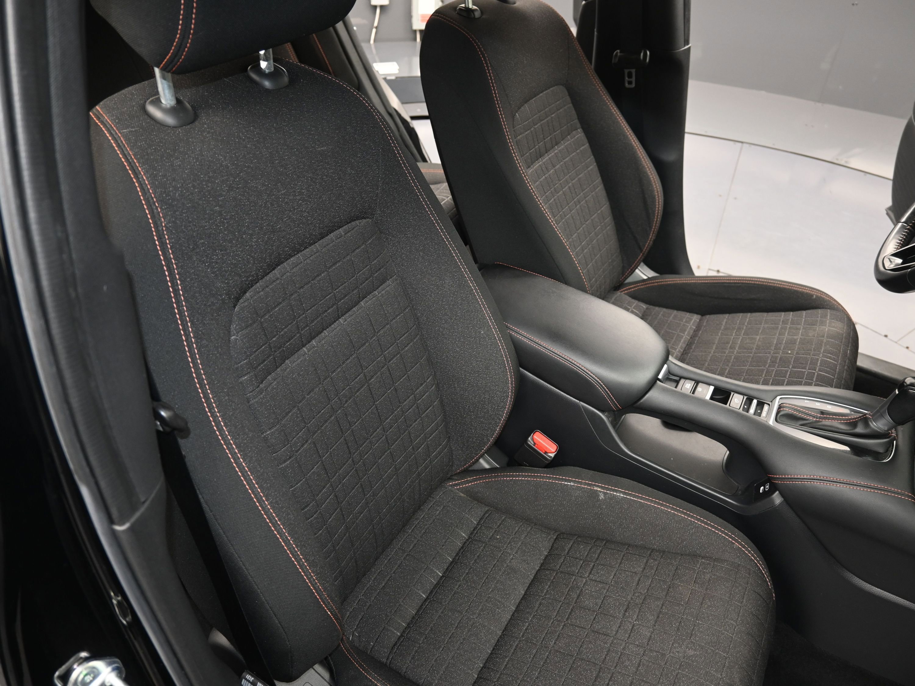 Used 2024 Honda HR-V Sport image 34