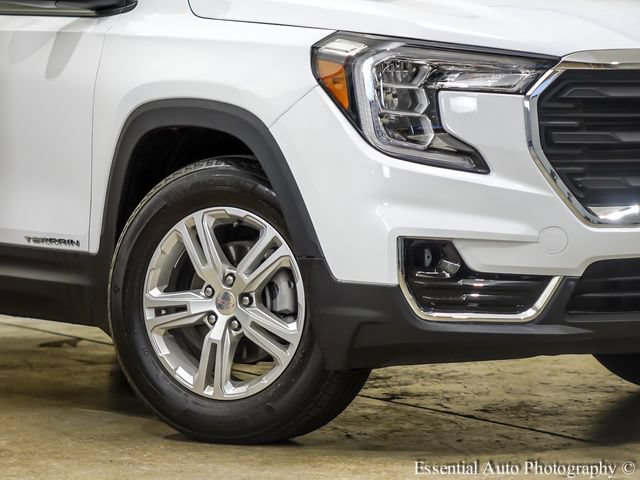 Used 2024 GMC Terrain SLE FWD image 4
