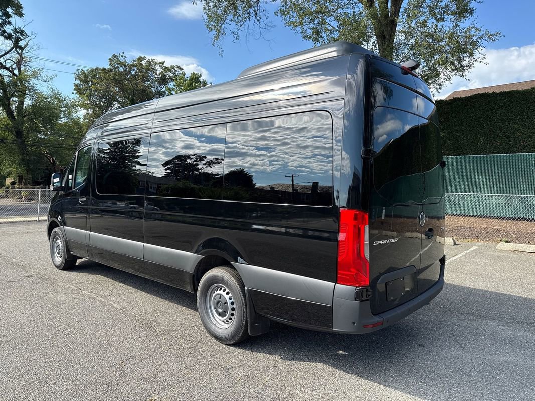 Used 2025 Mercedes-Benz Sprinter 2500 image 5