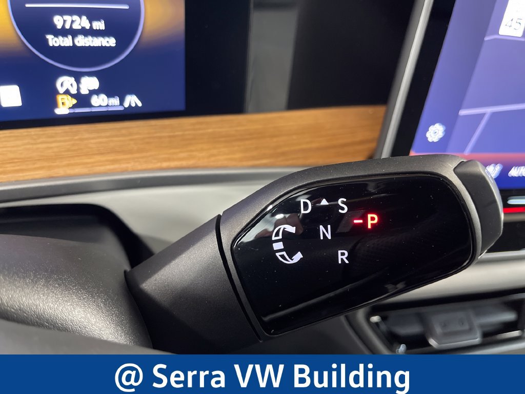 Used 2025 Volkswagen Tiguan SEL R-Line AWD/4WD image 29