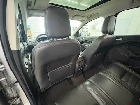 Used 2018 Ford Escape Titanium image 16