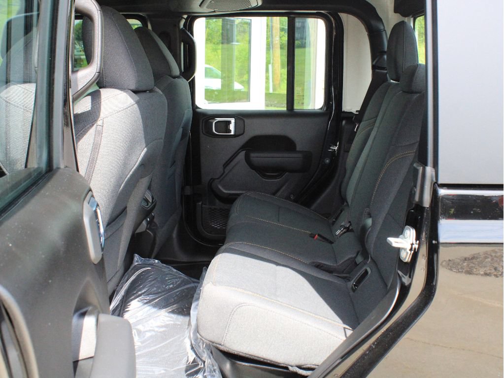 New 2026 Jeep Gladiator Sport AWD/4WD image 35