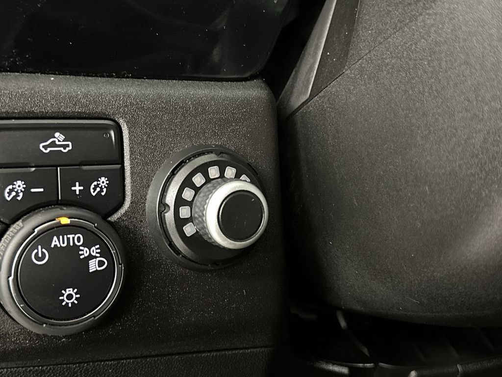 Used 2024 Chevrolet Silverado 1500 LT AWD/4WD image 54